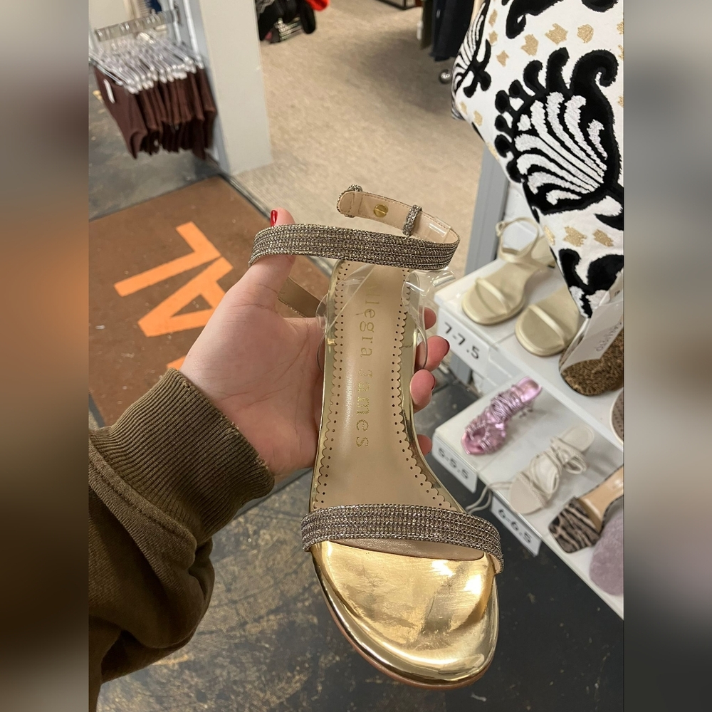 NIB sz 11 $285 Allegra James heels